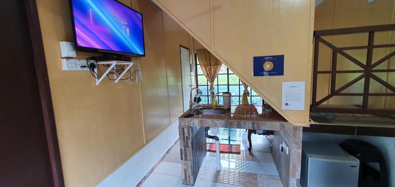 קואלה קנגסאר Chalet Kampong Semawar מראה חיצוני תמונה