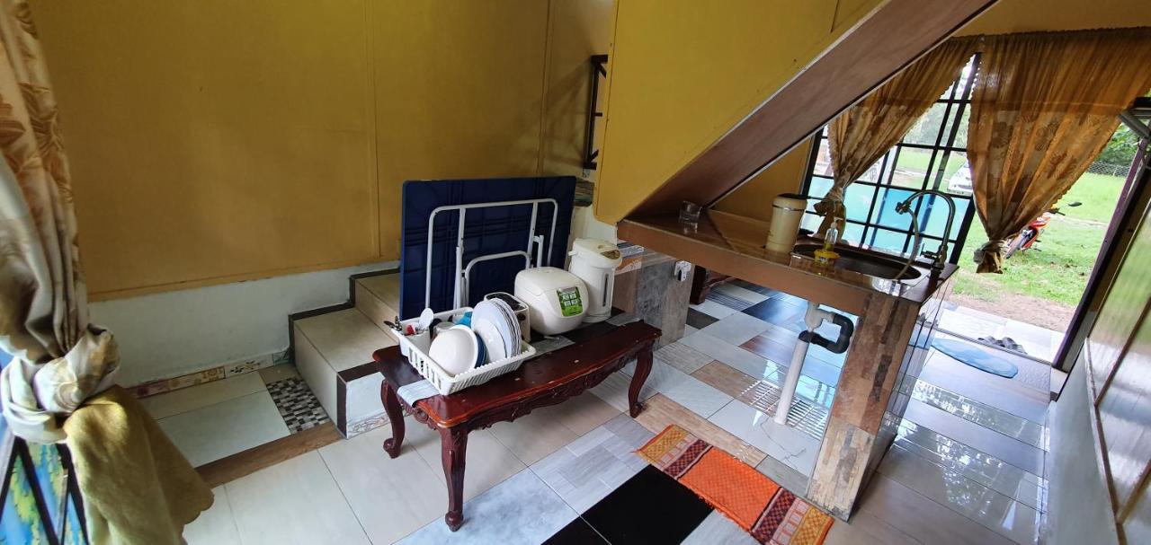 קואלה קנגסאר Chalet Kampong Semawar מראה חיצוני תמונה