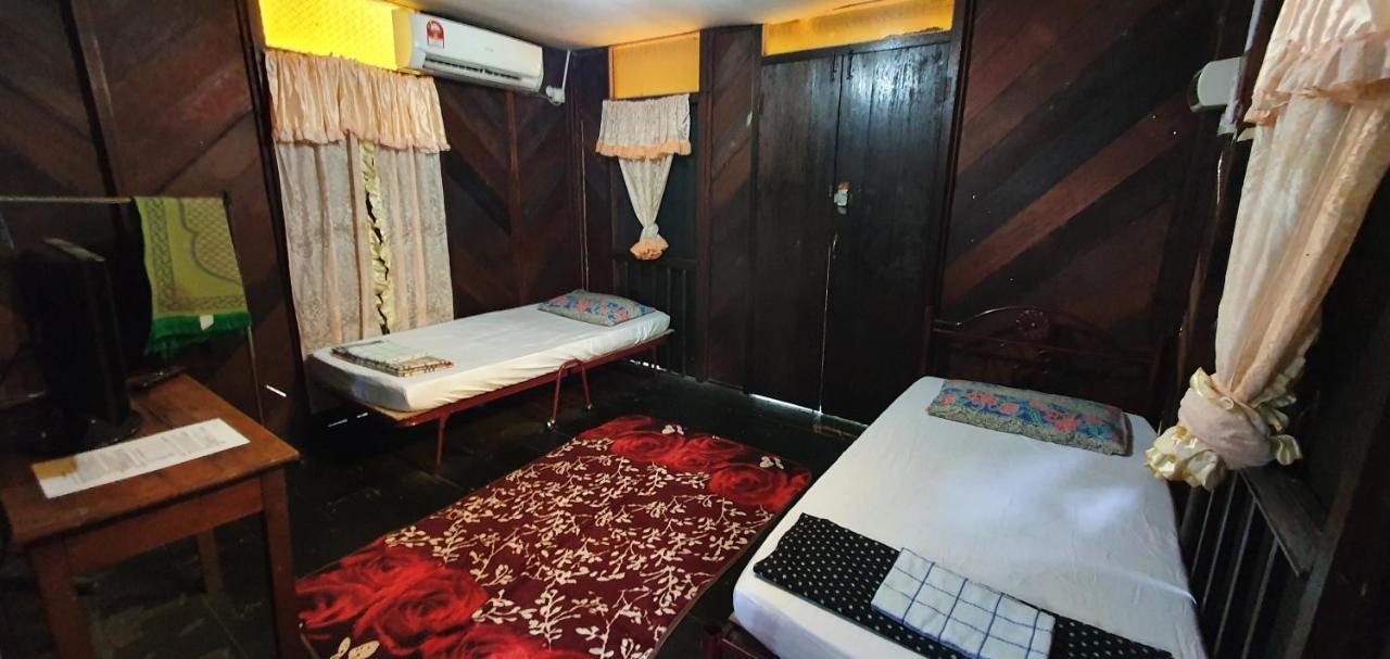 קואלה קנגסאר Chalet Kampong Semawar מראה חיצוני תמונה