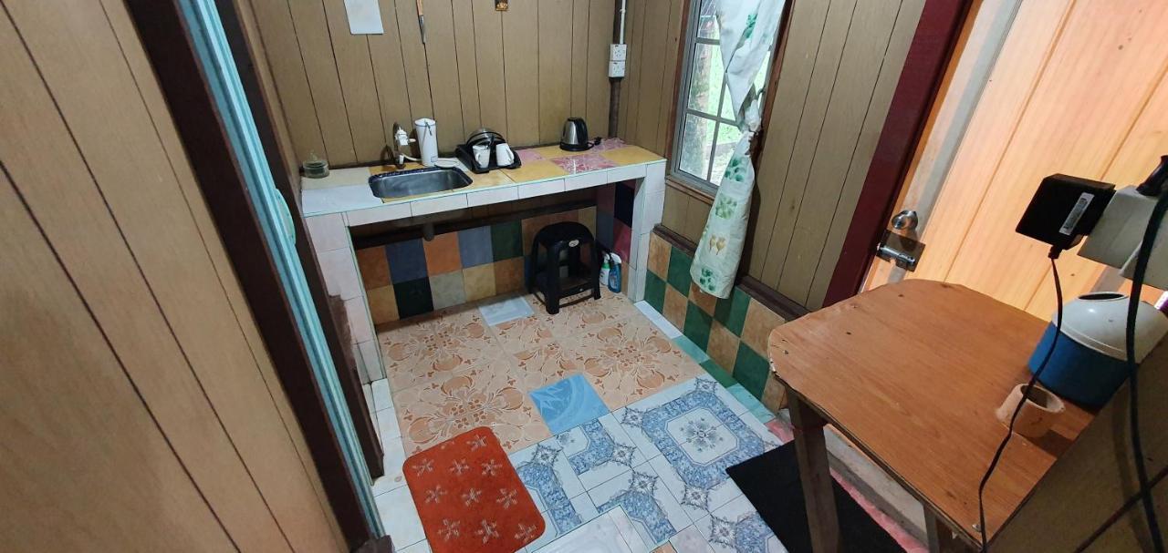 קואלה קנגסאר Chalet Kampong Semawar מראה חיצוני תמונה