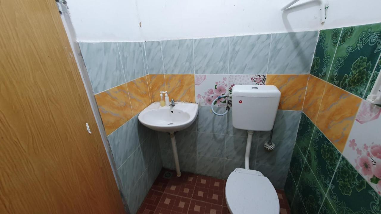 קואלה קנגסאר Chalet Kampong Semawar מראה חיצוני תמונה