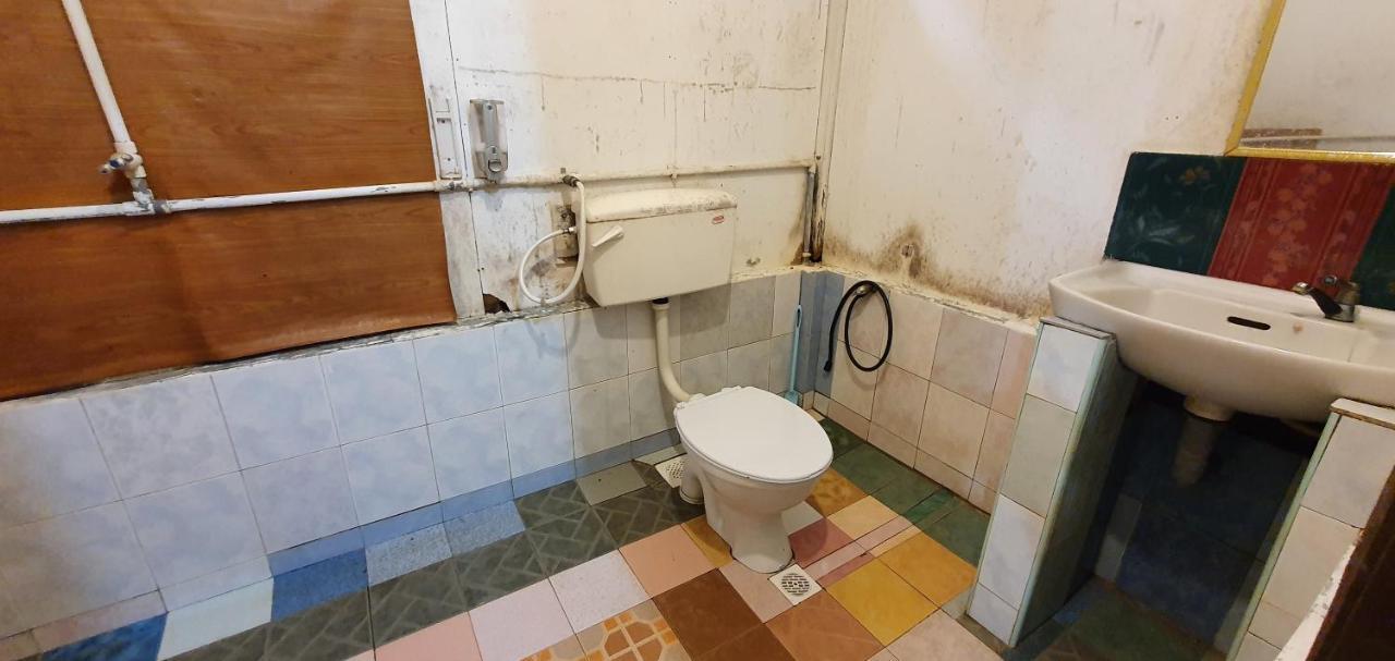 קואלה קנגסאר Chalet Kampong Semawar מראה חיצוני תמונה