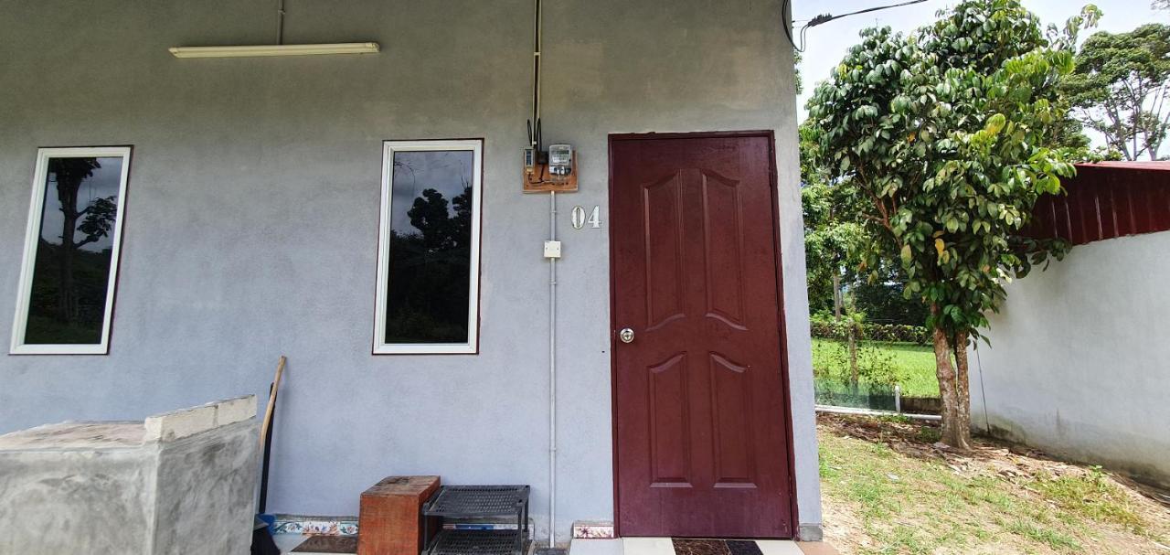 קואלה קנגסאר Chalet Kampong Semawar מראה חיצוני תמונה