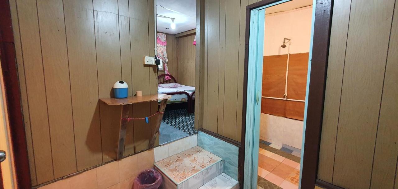 קואלה קנגסאר Chalet Kampong Semawar מראה חיצוני תמונה