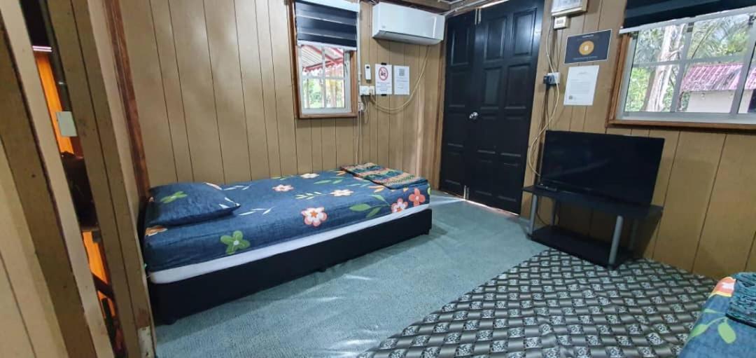 קואלה קנגסאר Chalet Kampong Semawar מראה חיצוני תמונה