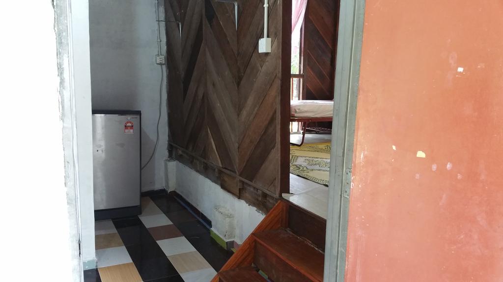 קואלה קנגסאר Chalet Kampong Semawar מראה חיצוני תמונה
