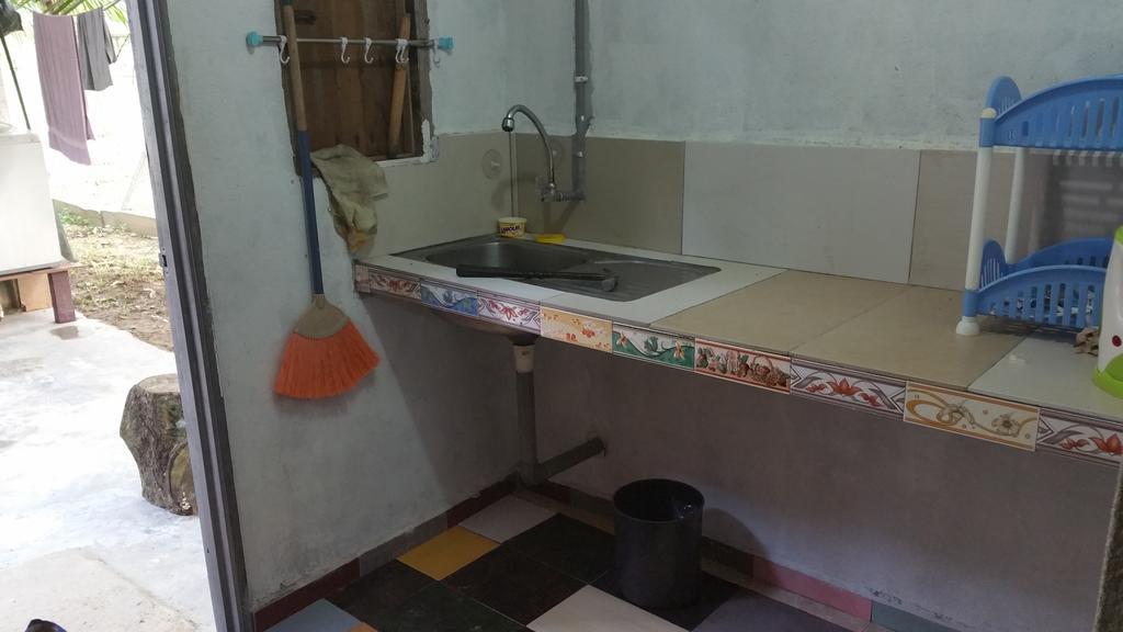 קואלה קנגסאר Chalet Kampong Semawar מראה חיצוני תמונה